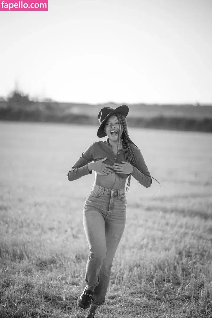 officiallinablack Onlyfans Photo Gallery 