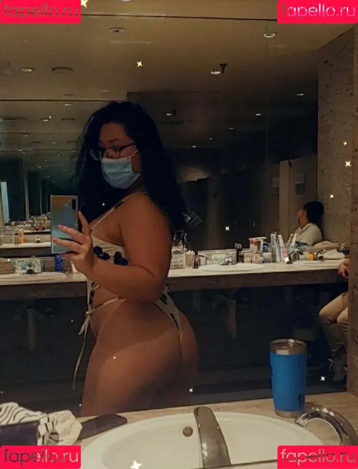 Athina May Onlyfans Photo Gallery 