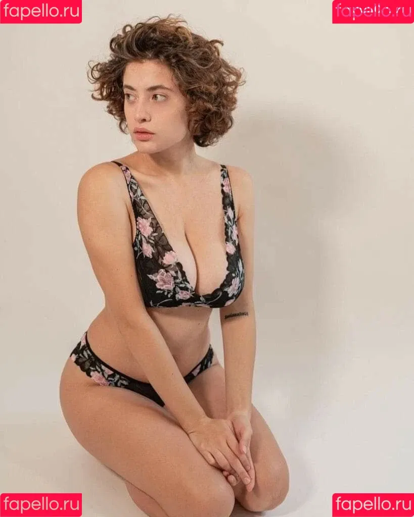 Anna Pittureri Onlyfans Photo Gallery 
