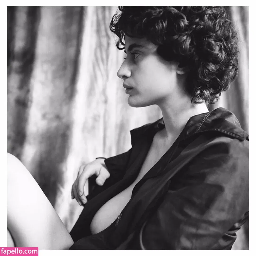 Anna Pittureri Onlyfans Photo Gallery 