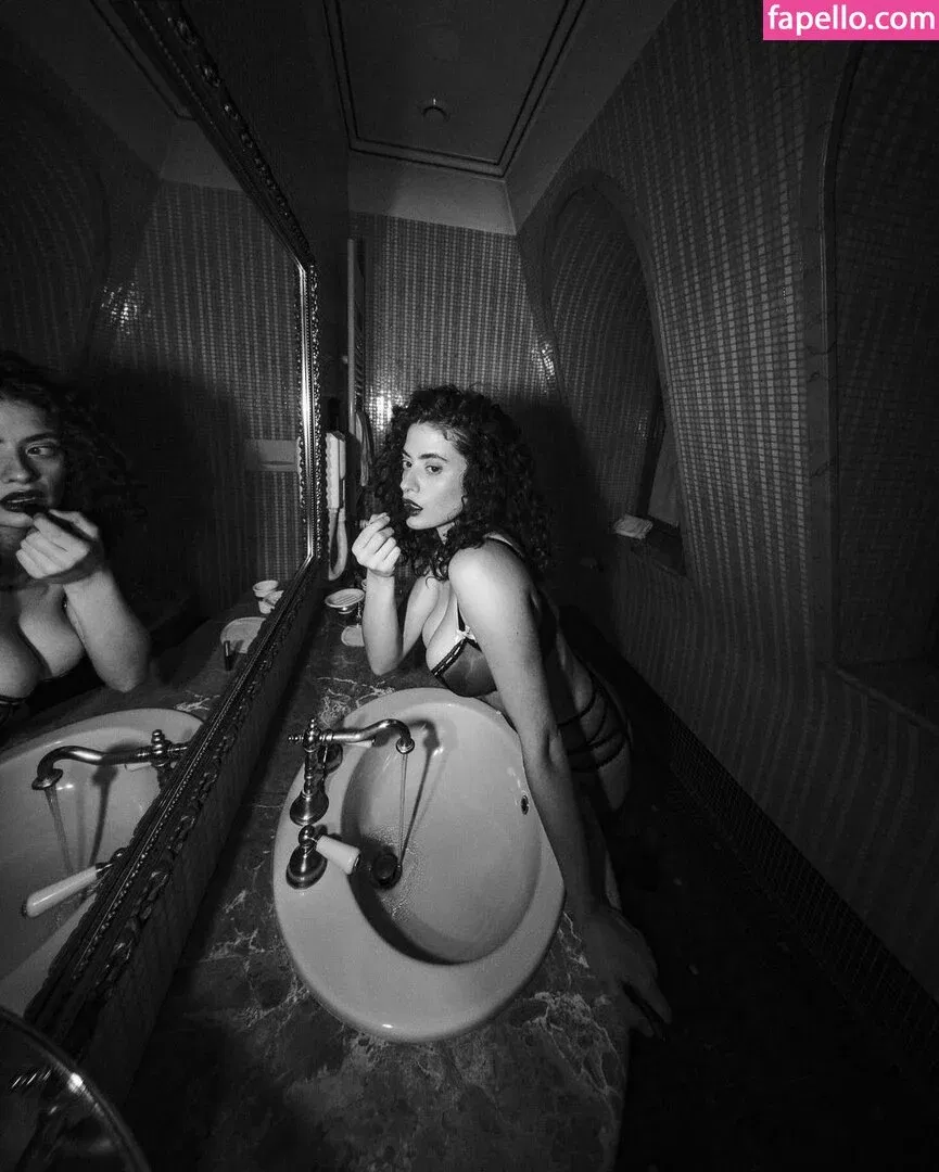 Anna Pittureri Onlyfans Photo Gallery 