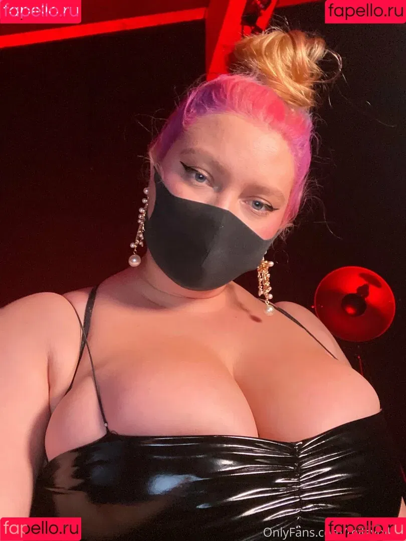 milavolker Onlyfans Photo Gallery 