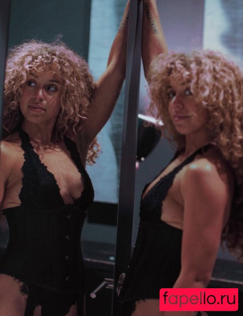 chelly.pop Onlyfans Photo Gallery 