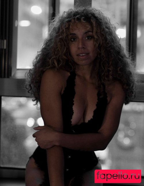 chelly.pop Nude Onlyfans Photo 16
