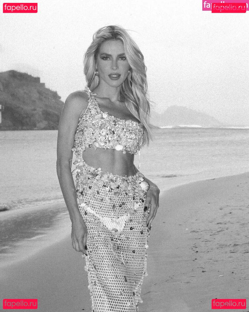 Monique Alfradique Onlyfans Photo Gallery 