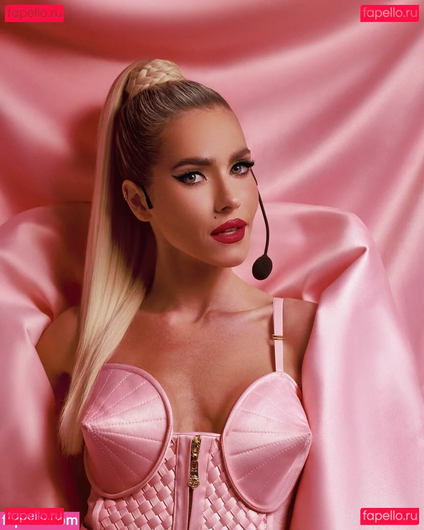 Monique Alfradique Onlyfans Photo Gallery 