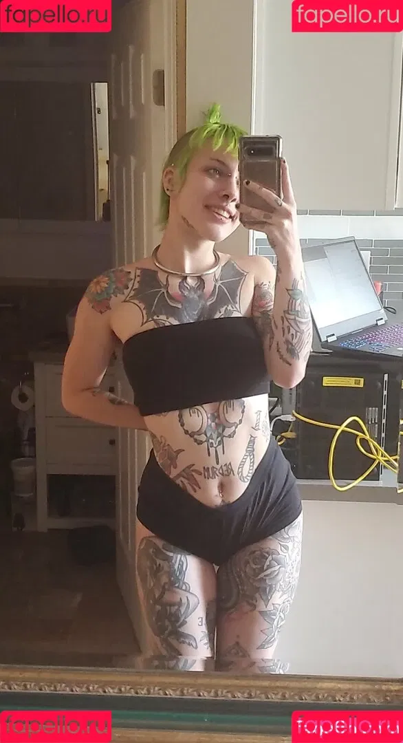 littlespittle Onlyfans Photo Gallery 