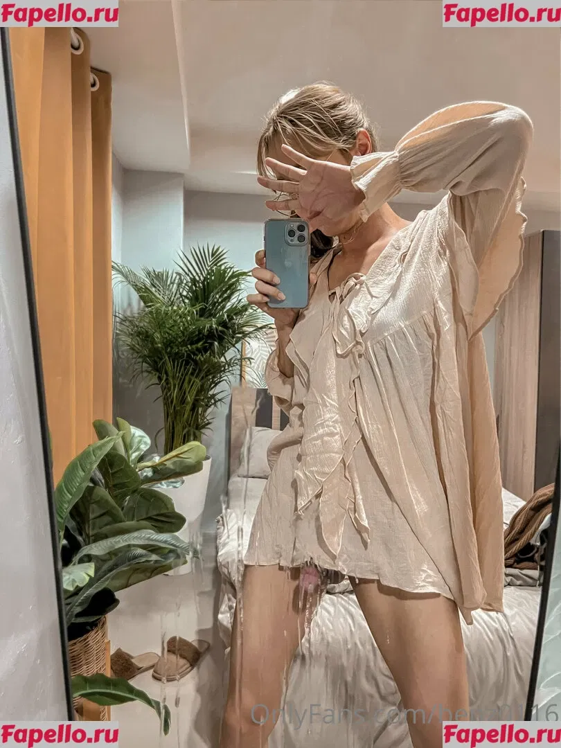 Benz Sang Onlyfans Photo Gallery 