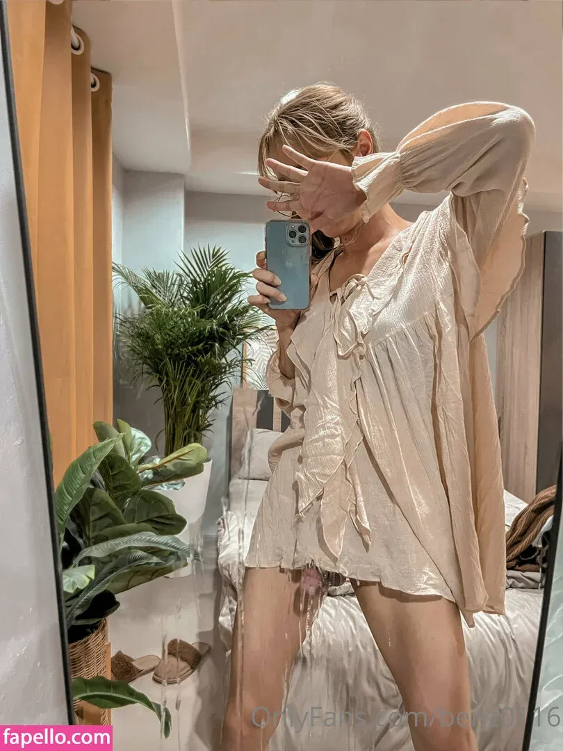 Benz Sang Onlyfans Photo Gallery 