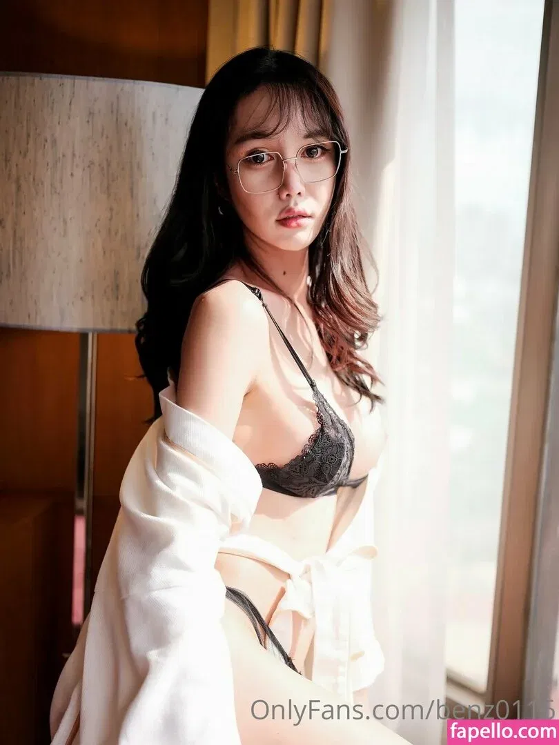 Benz Sang Onlyfans Photo Gallery 