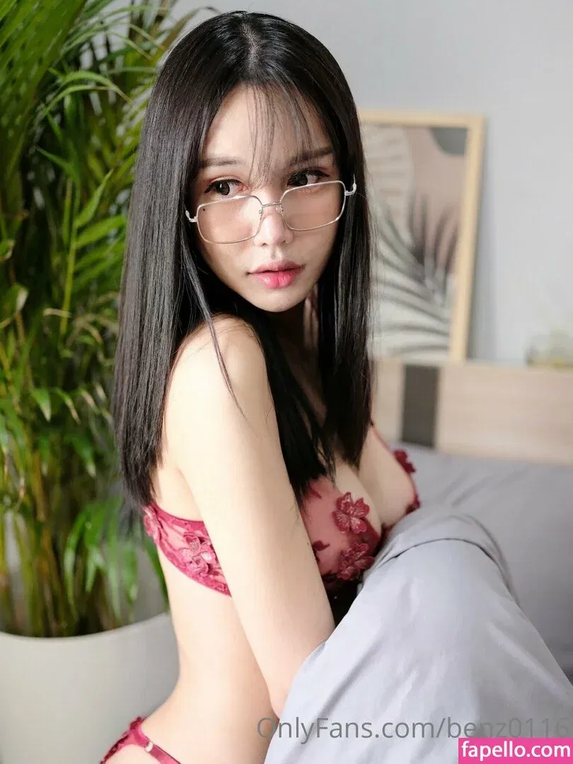 Benz Sang Onlyfans Photo Gallery 