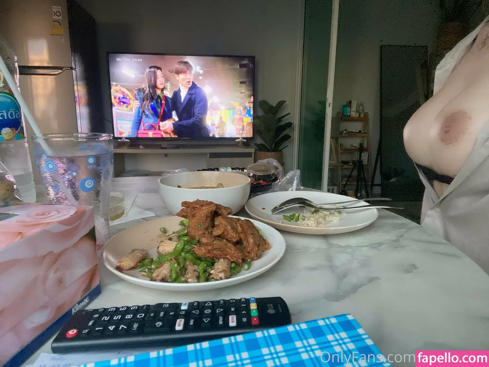 Benz Sang Onlyfans Photo Gallery 