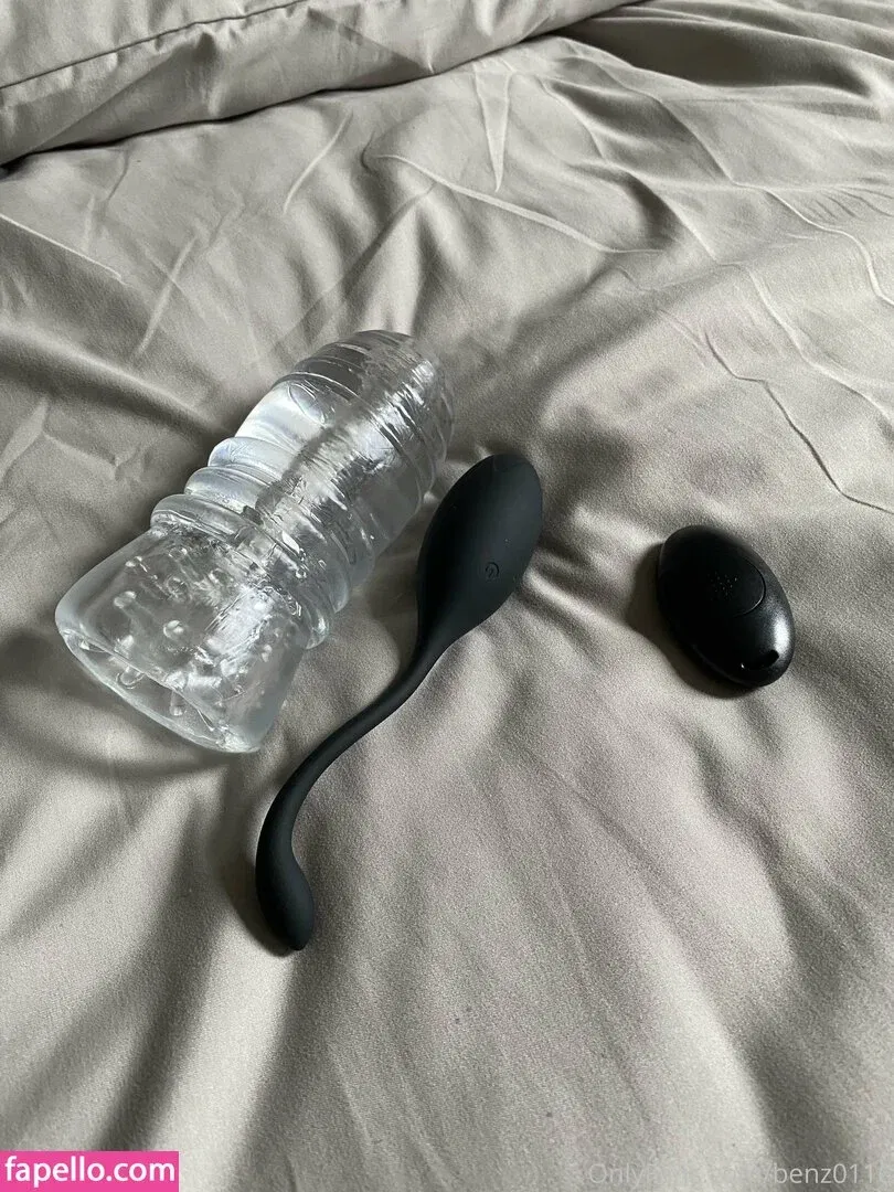 Benz Sang Onlyfans Photo Gallery 