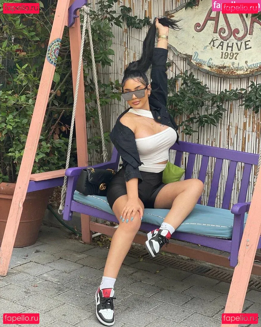 Wejdan Benarous Onlyfans Photo Gallery 