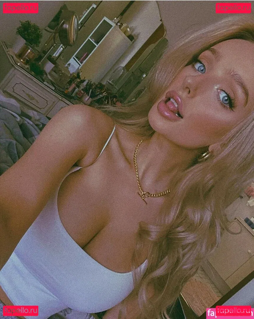 kyrarayne Onlyfans Photo Gallery 