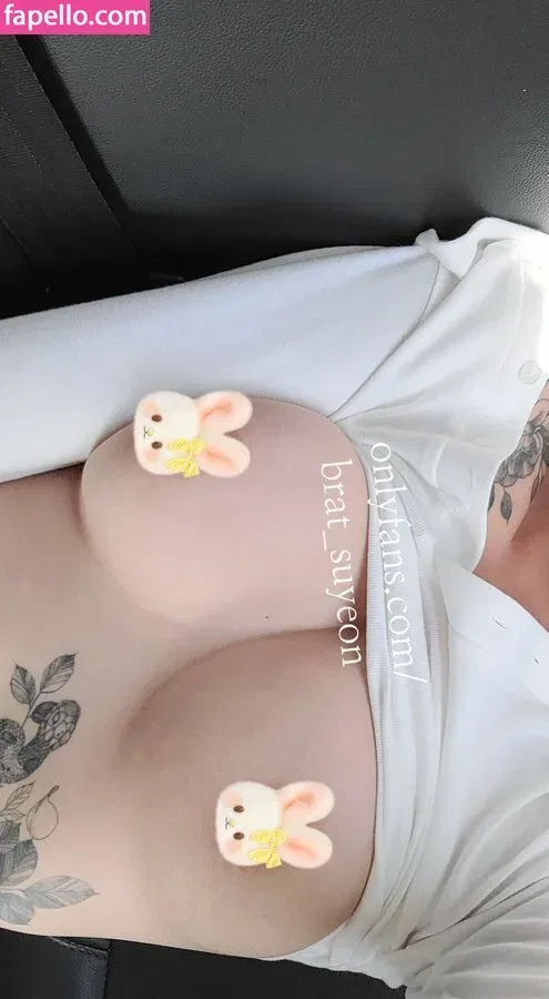 BratSuyeon Onlyfans Photo Gallery 