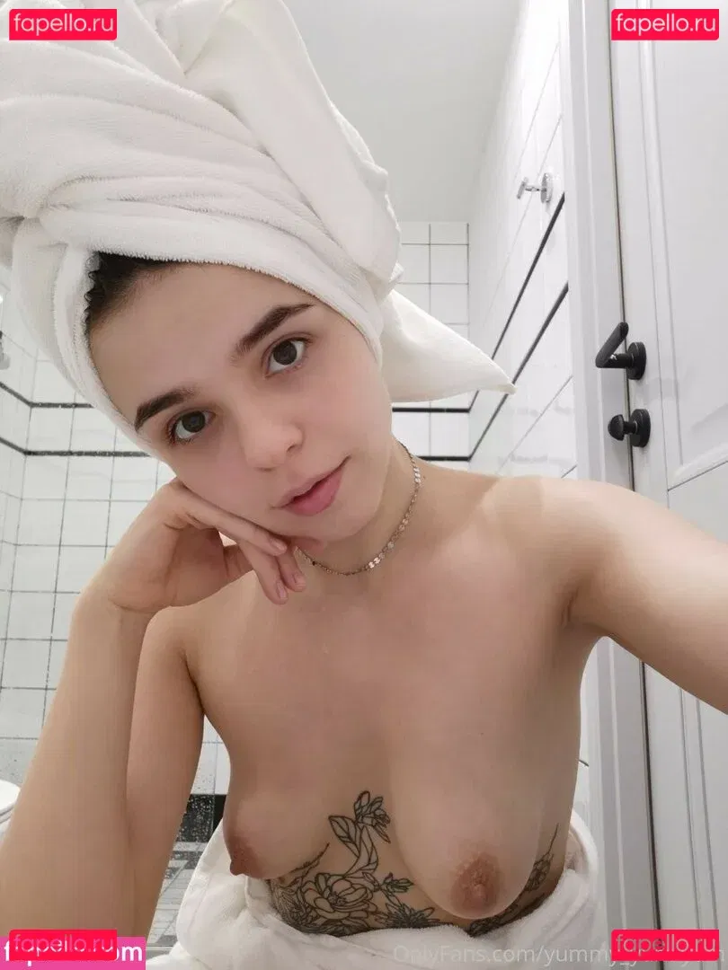 emma_emmyy Onlyfans Photo Gallery 