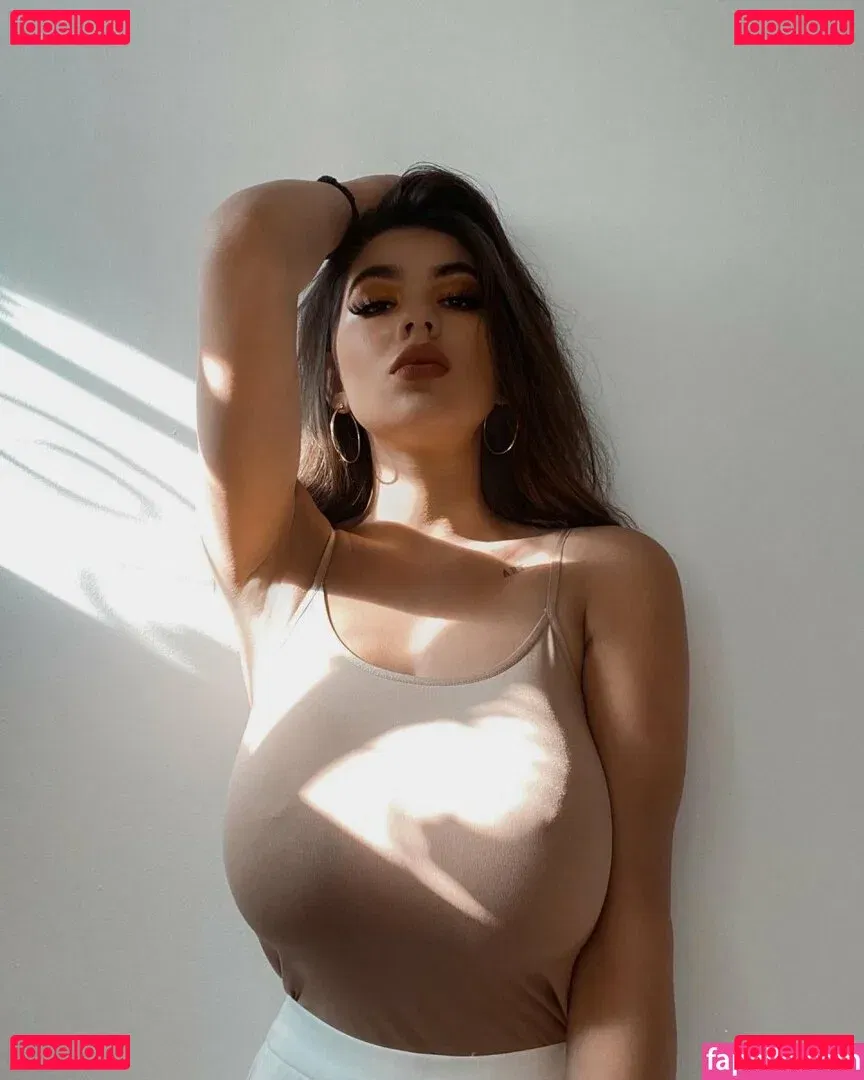 Hyunji 현지 Onlyfans Photo Gallery 