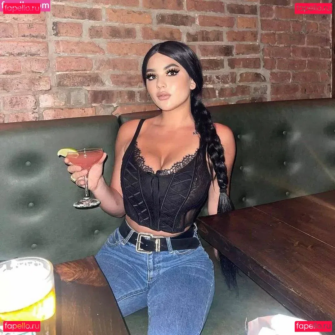 Hyunji 현지 Onlyfans Photo Gallery 