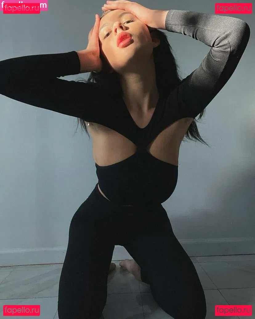 Hyunji 현지 Onlyfans Photo Gallery 