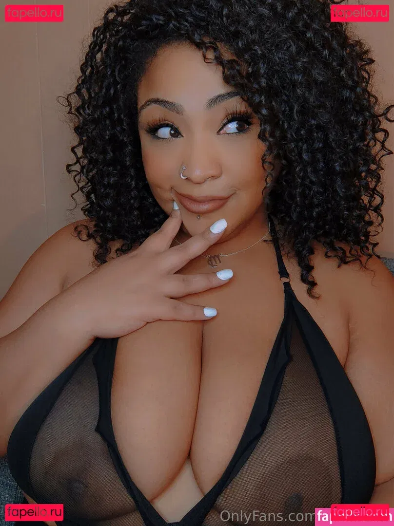 kurvykary Onlyfans Photo Gallery 