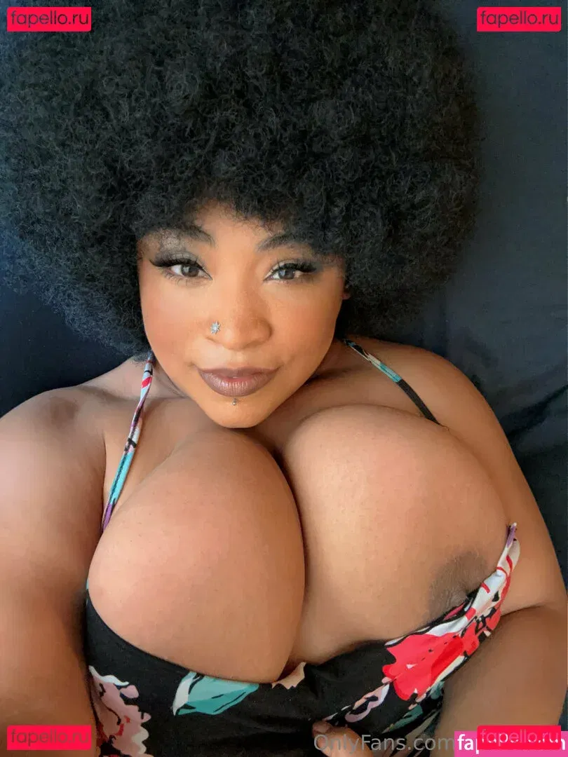 kurvykary Onlyfans Photo Gallery 