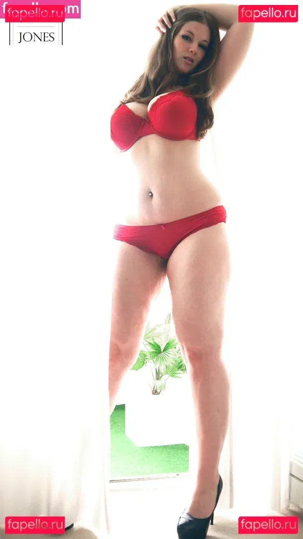 julia-jones-rocks Onlyfans Photo Gallery 