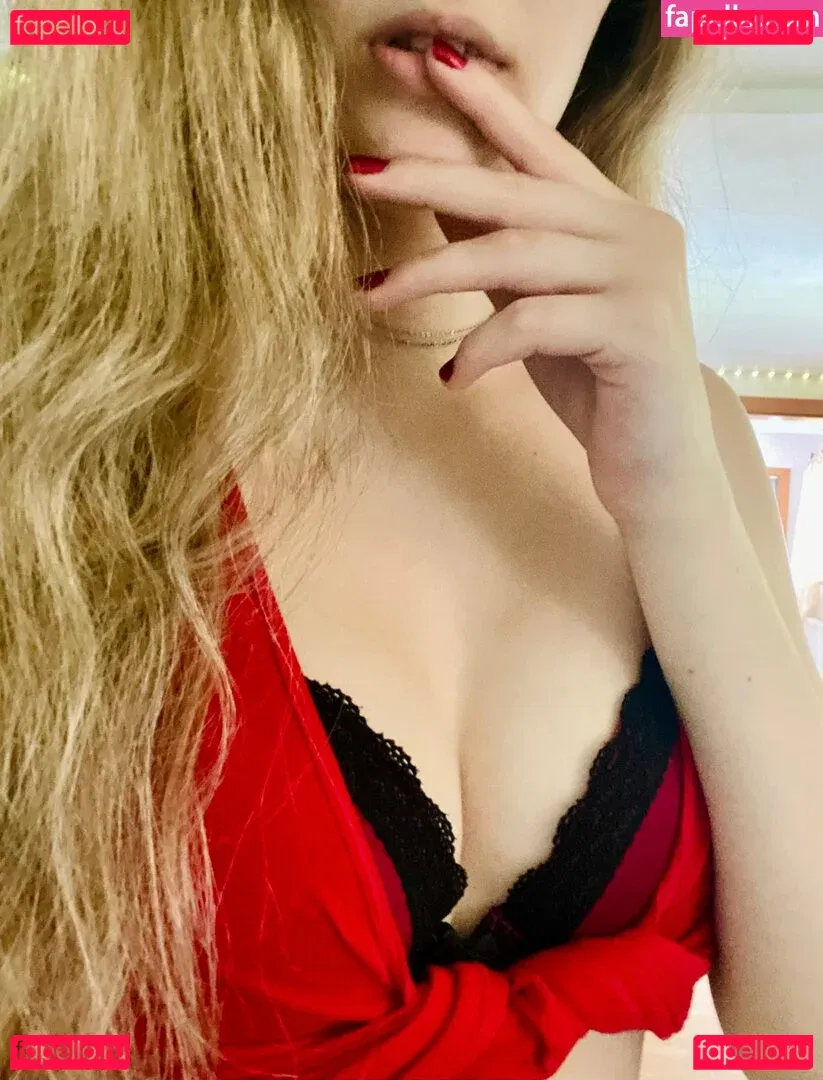 Qtiebuns ASMR Onlyfans Photo Gallery 