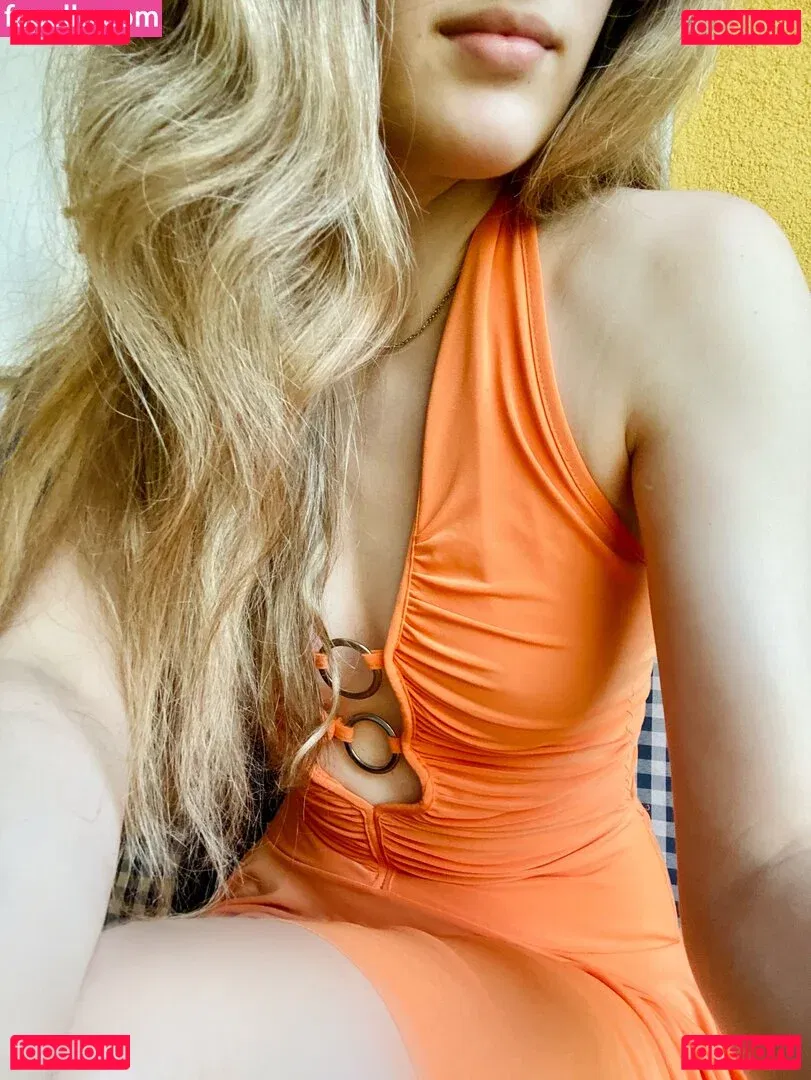 Qtiebuns ASMR Onlyfans Photo Gallery 