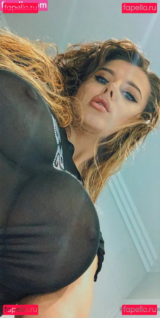 MFC Murka Onlyfans Photo Gallery 