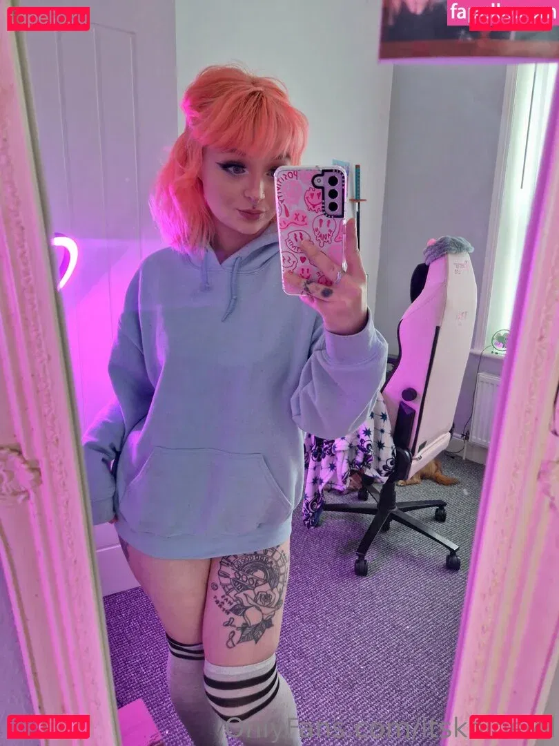 itskhloelol Onlyfans Photo Gallery 