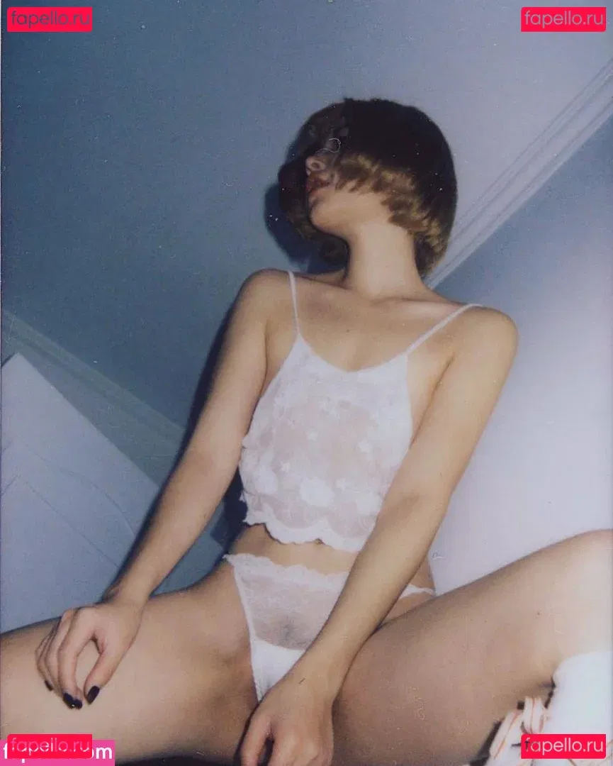 yunij98 Onlyfans Photo Gallery 