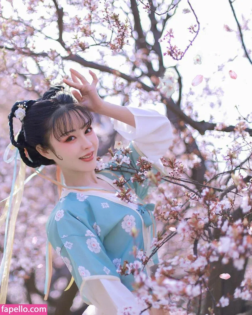 Yuan Herong Onlyfans Photo Gallery 