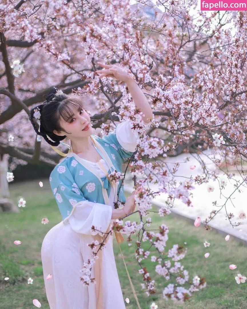 Yuan Herong Onlyfans Photo Gallery 