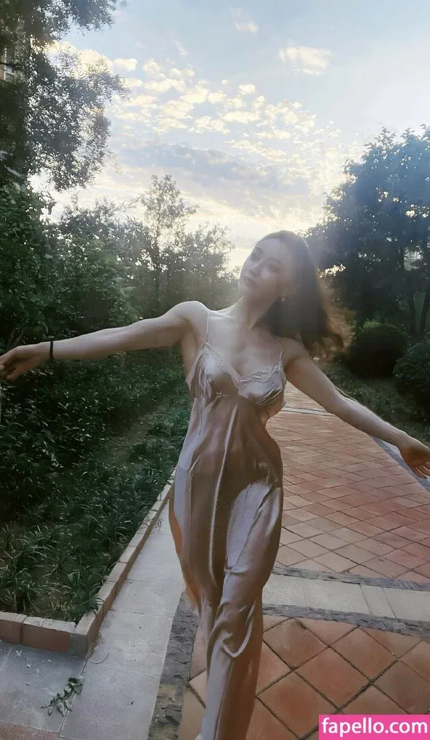 Yuan Herong Onlyfans Photo Gallery 