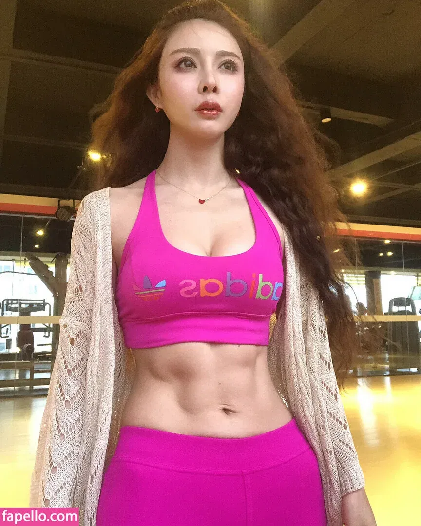 Yuan Herong Onlyfans Photo Gallery 