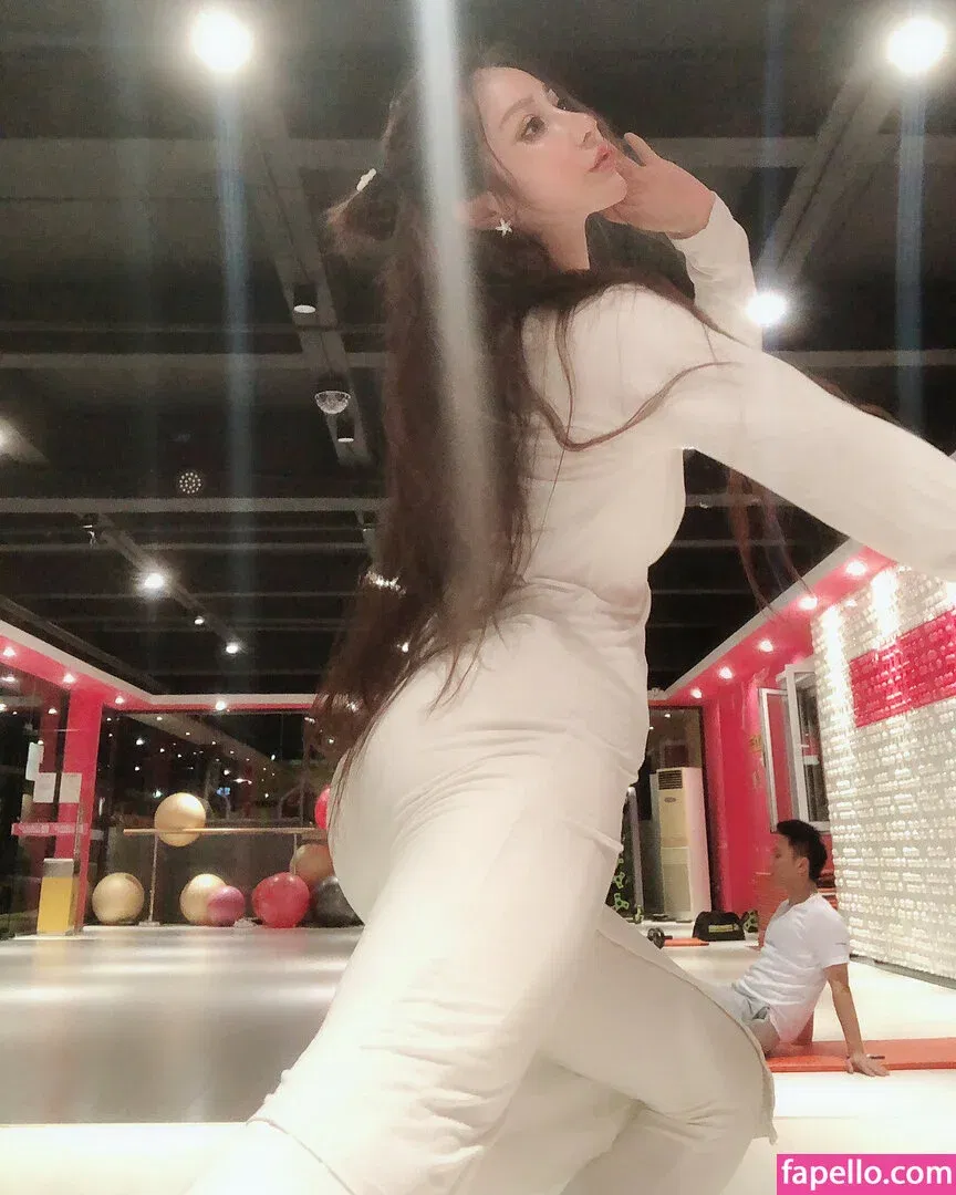 Yuan Herong Onlyfans Photo Gallery 