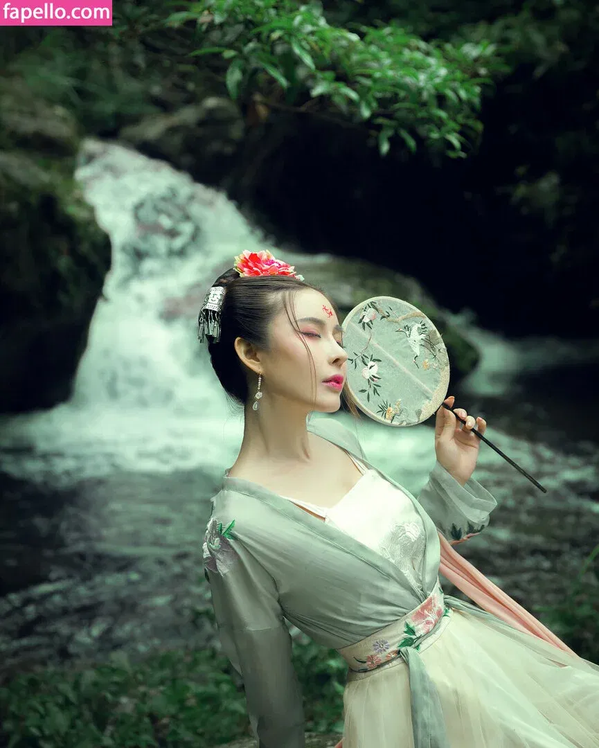 Yuan Herong Onlyfans Photo Gallery 