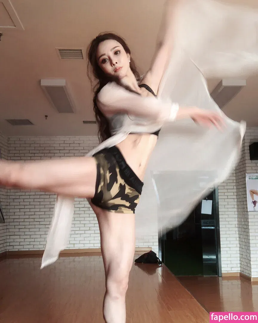 Yuan Herong Onlyfans Photo Gallery 