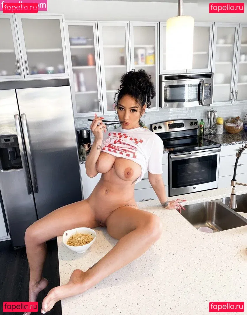 Authenticbella Onlyfans Photo Gallery 