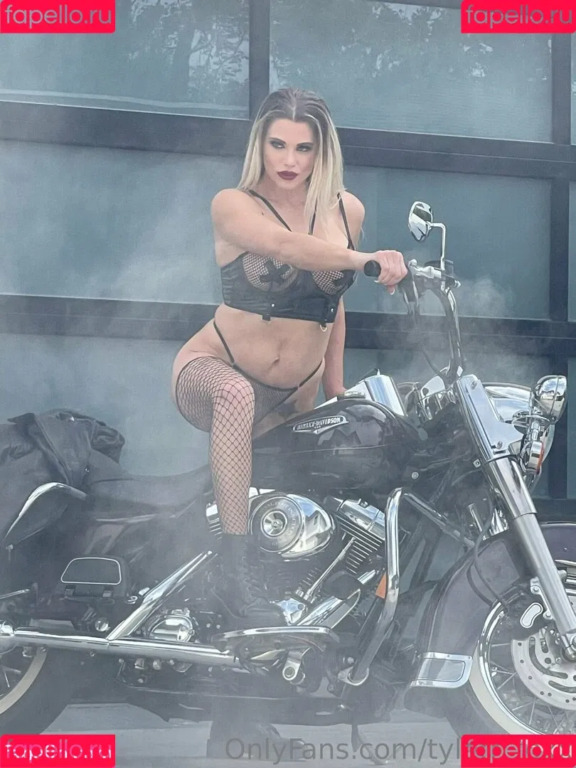tylerr_foxx Onlyfans Photo Gallery 