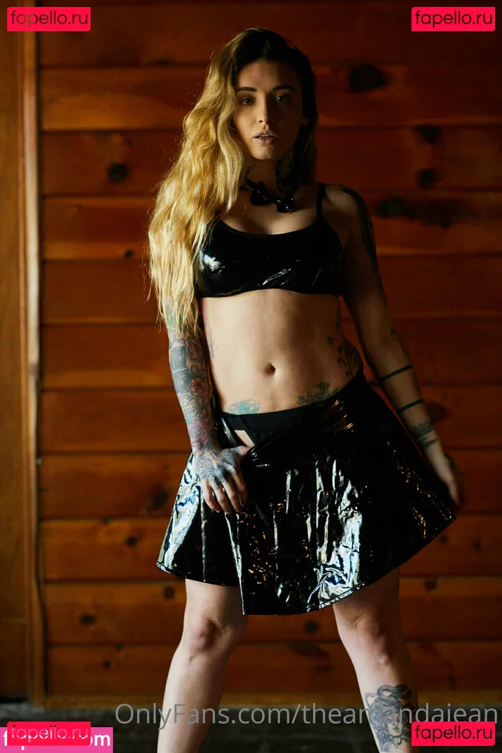 Theamandajean Onlyfans Photo Gallery 