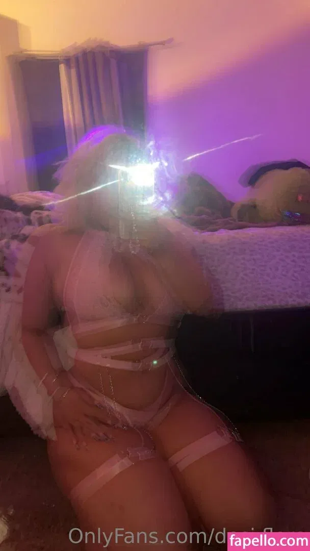 desi.flora Onlyfans Photo Gallery 