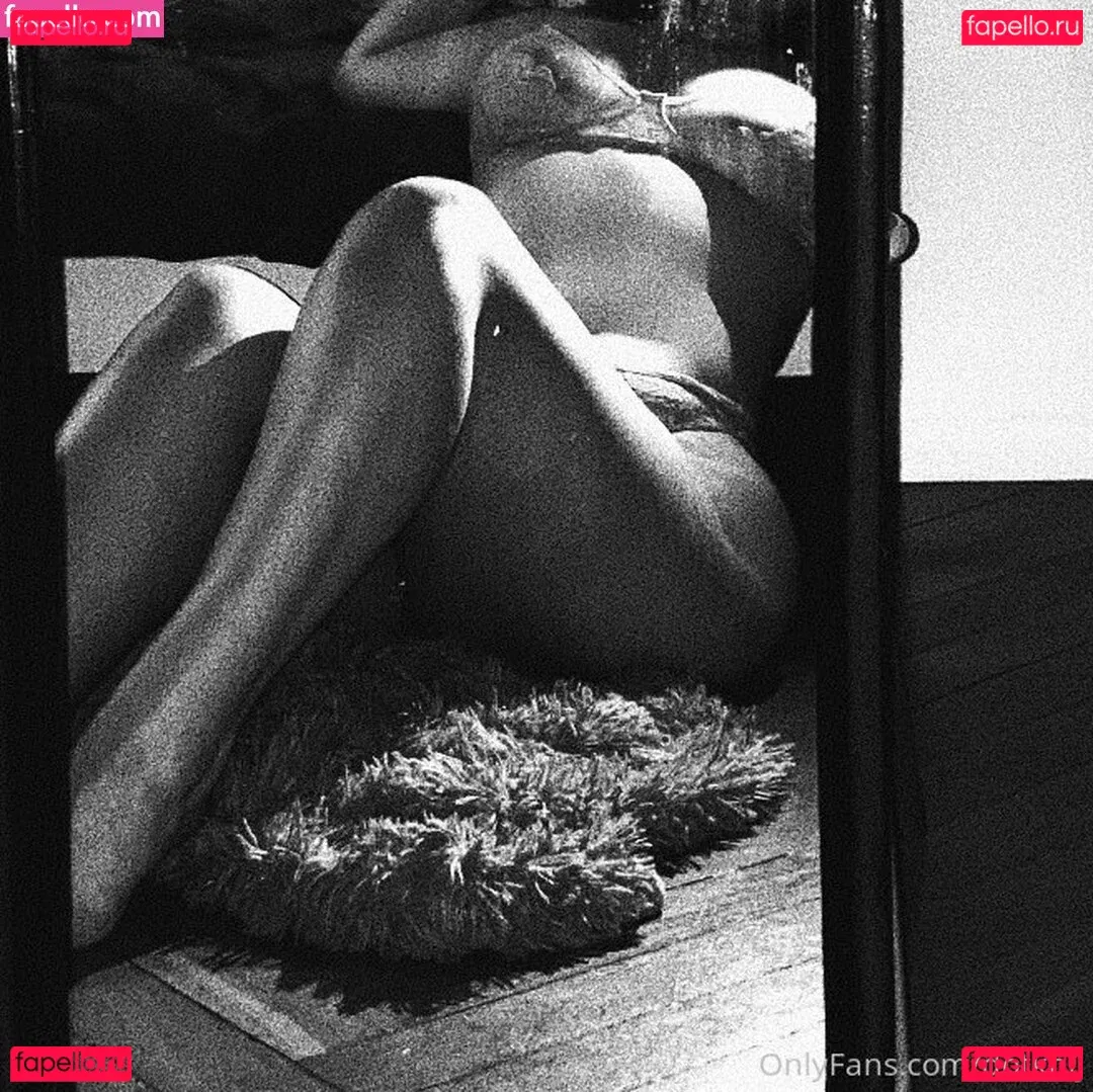 dotknij Onlyfans Photo Gallery 