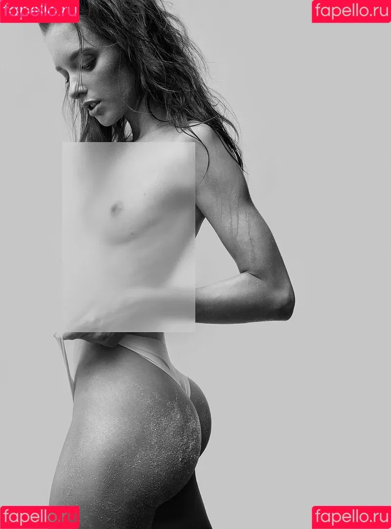 Noemi Kovacs Onlyfans Photo Gallery 