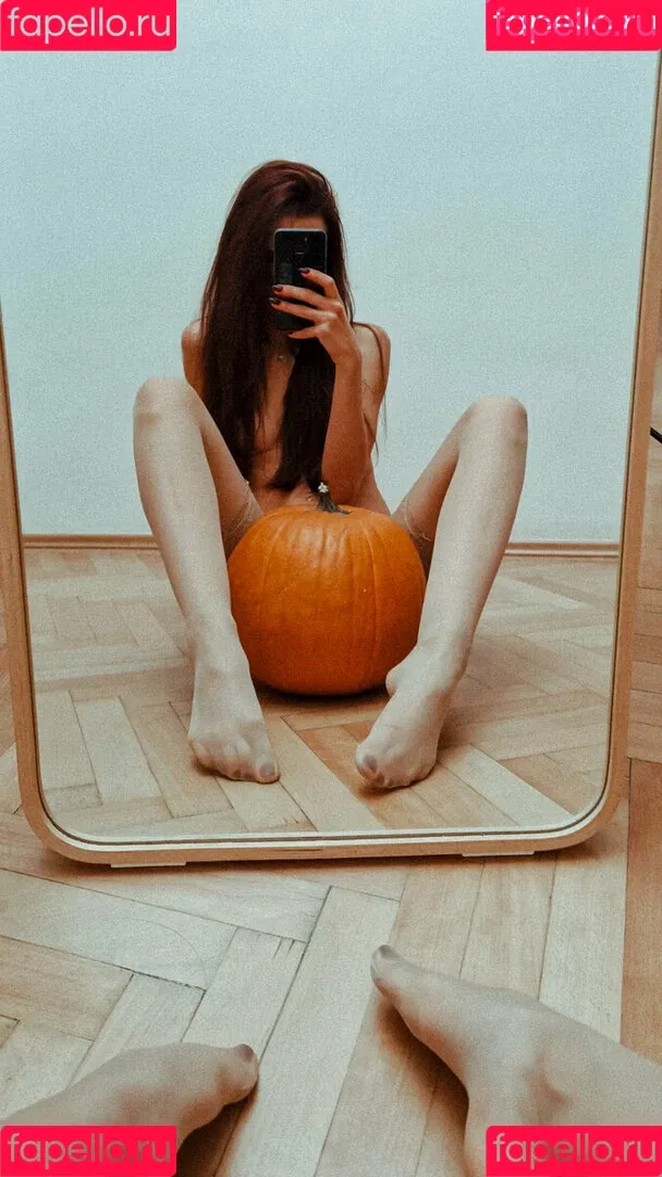Noemi Kovacs Onlyfans Photo Gallery 