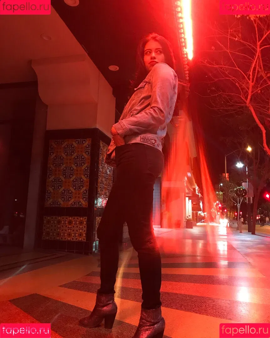 Amber Midthunder Onlyfans Photo Gallery 