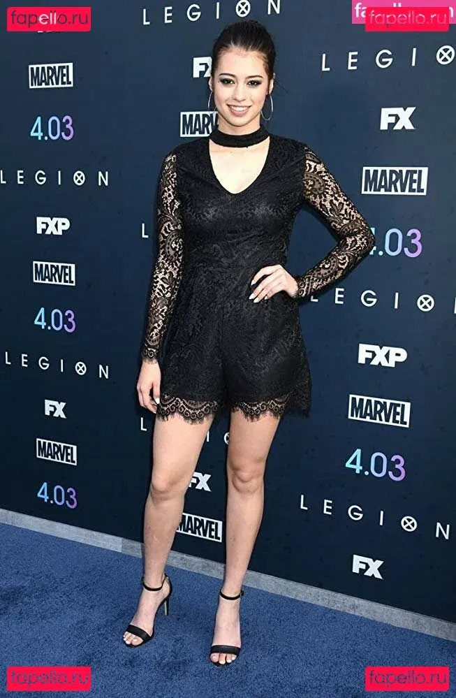 Amber Midthunder Onlyfans Photo Gallery 