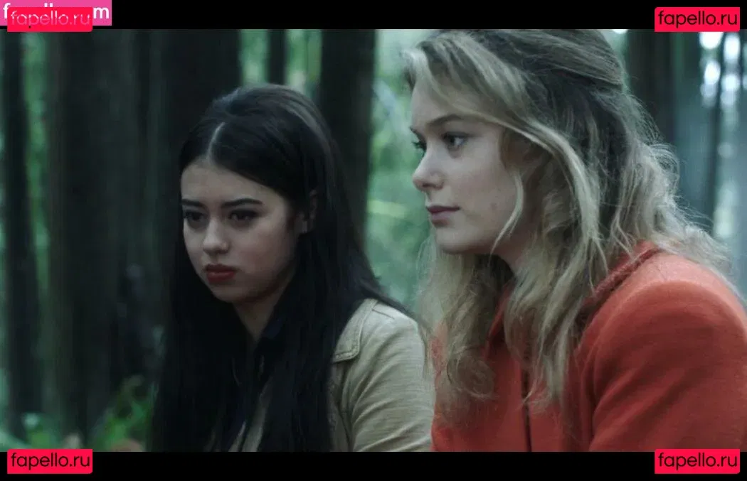 Amber Midthunder Onlyfans Photo Gallery 