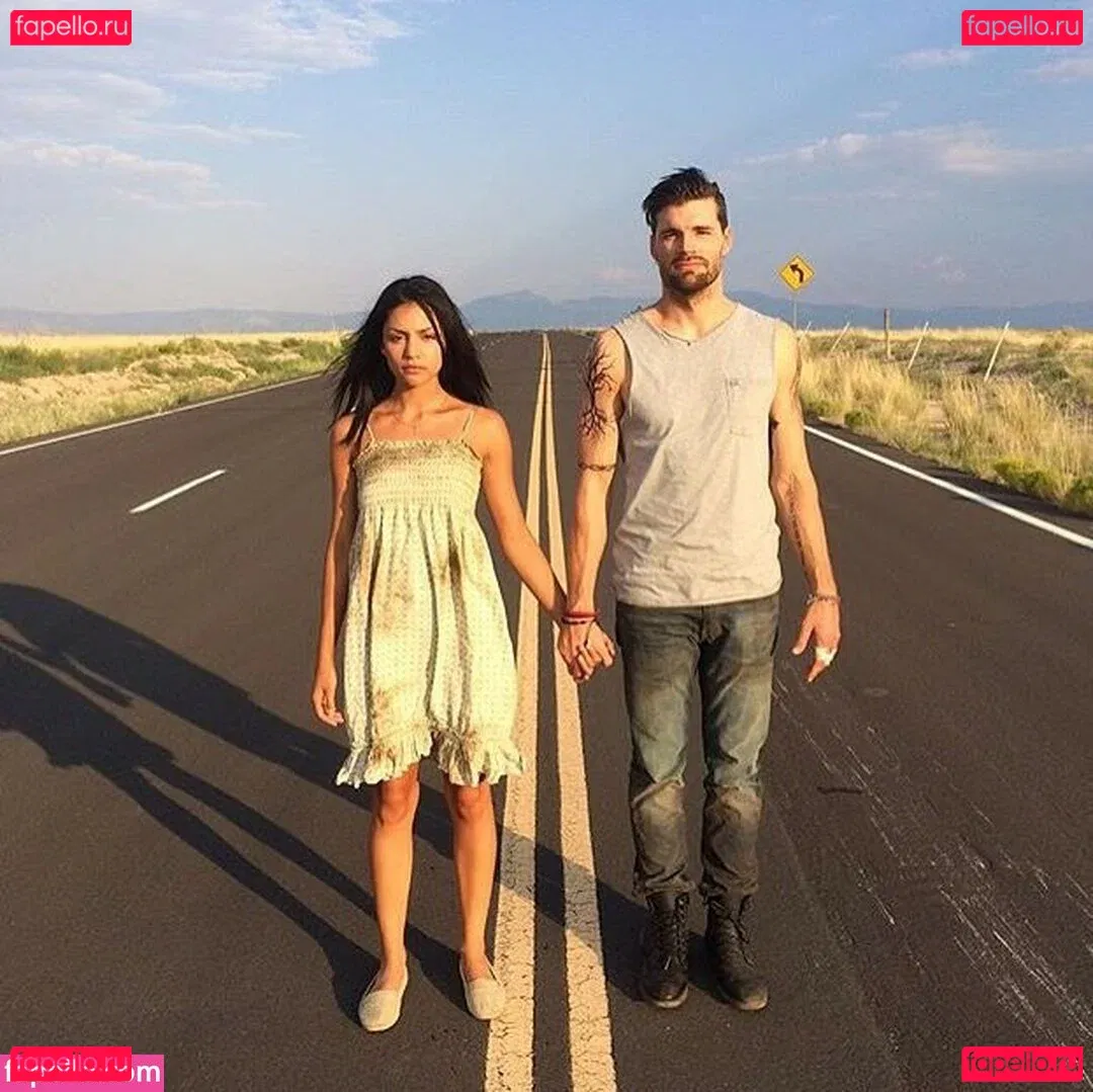 Amber Midthunder Onlyfans Photo Gallery 